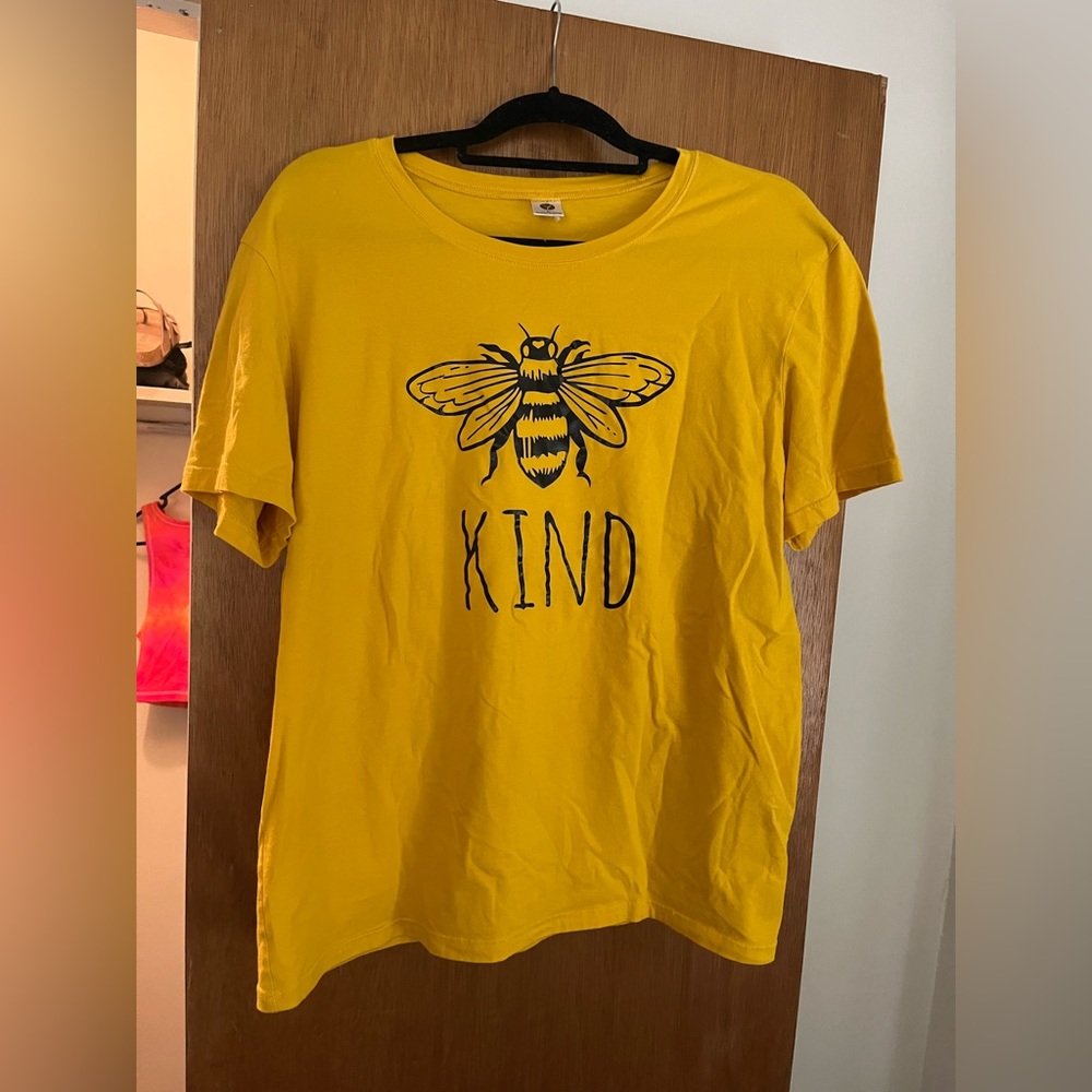 “Bee Kind” Women’s T-Shirt